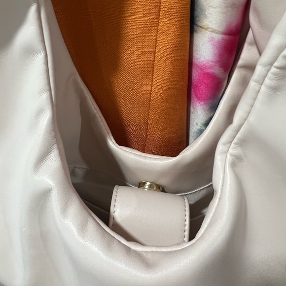 Cream knot tote - Picture 3 of 4